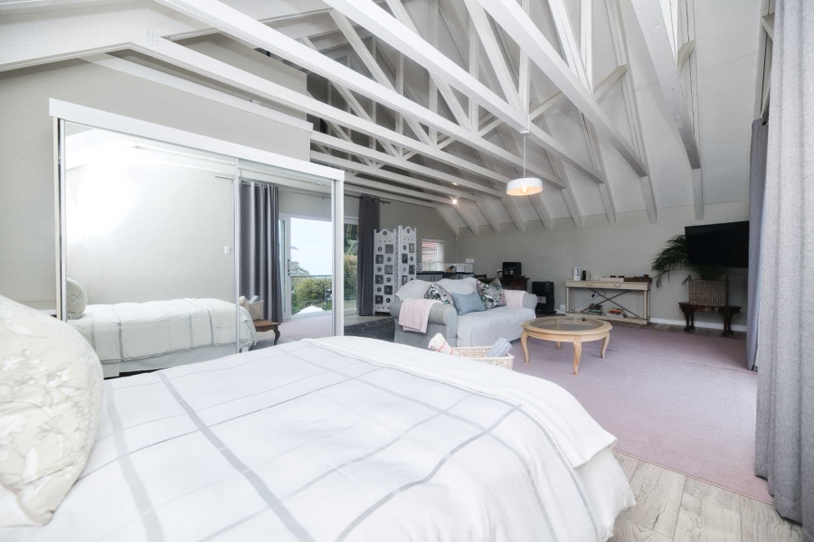 7 Bedroom Property for Sale in Voelklip Western Cape